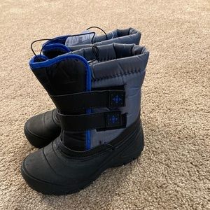Toddler size 11 snow boots